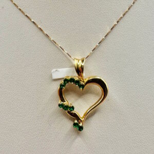 Dije Corazón con 10 Circones Verdes de Oro 18K