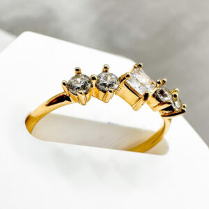 Anillo 5 Circones Rombo Talla 7.25 de Oro 18K