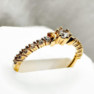 Anillo Circon Blanco Rombo y Lunas con Circones Blancos Talla 7.75 de Oro 18K